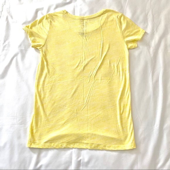 💎 3/$30: GAP Essentials Tee - Picture 2 of 3